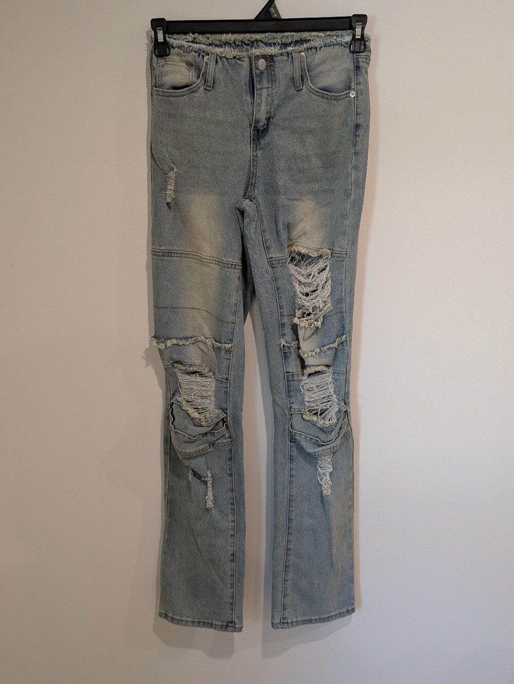SUMWON Light Wash Distressed Denim Jeans (Size 25) Straightleg